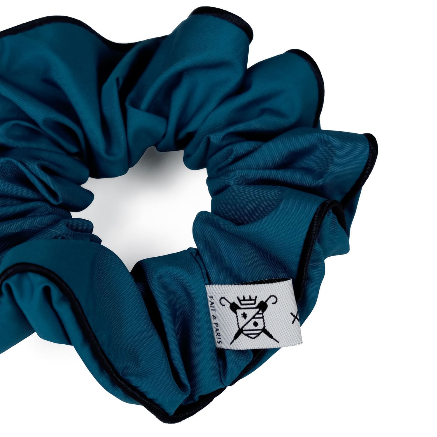 chouchou-upcyclé-cobalt-Le Parapluie de Cherbourg-Atelier Boivin Paris
