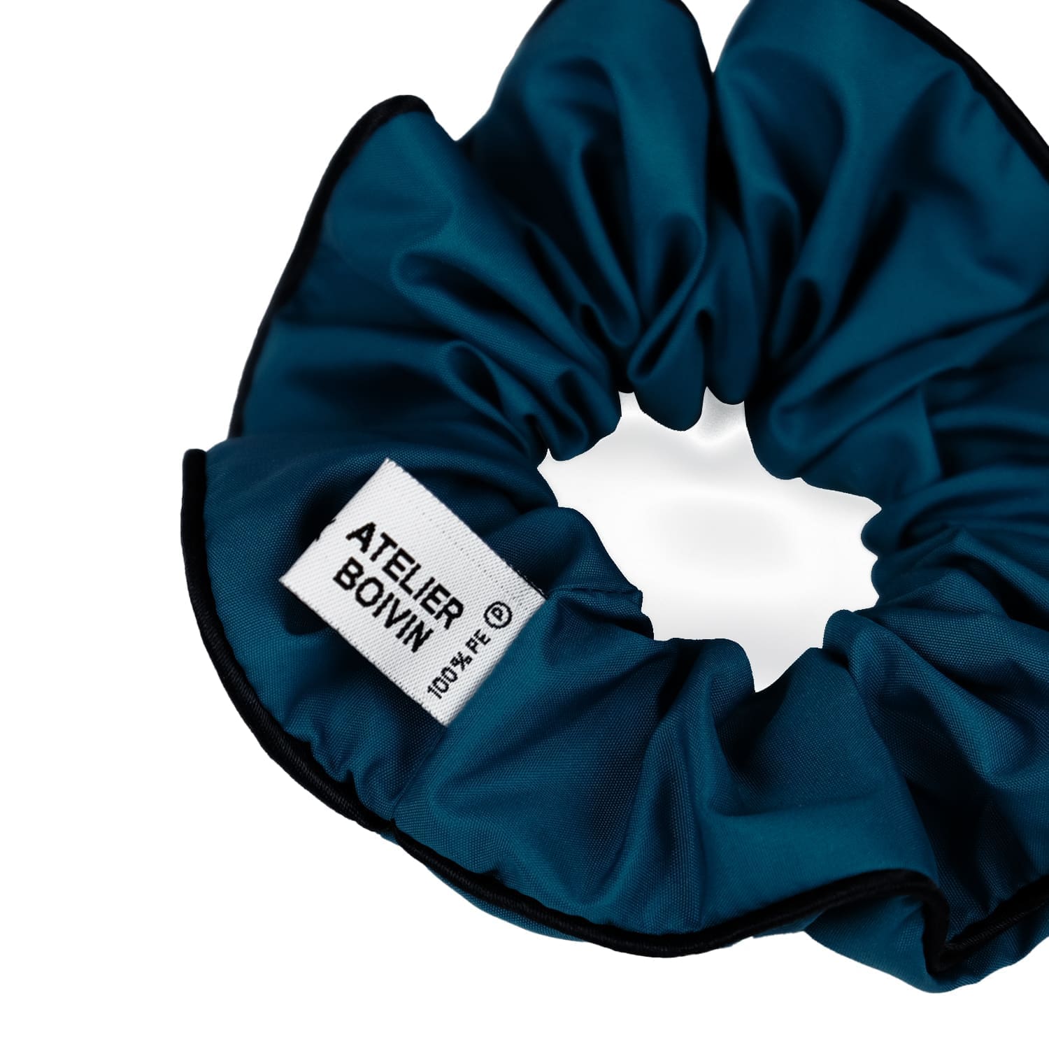 chouchou-upcyclé-cobalt-Le Parapluie de Cherbourg-Atelier Boivin Paris