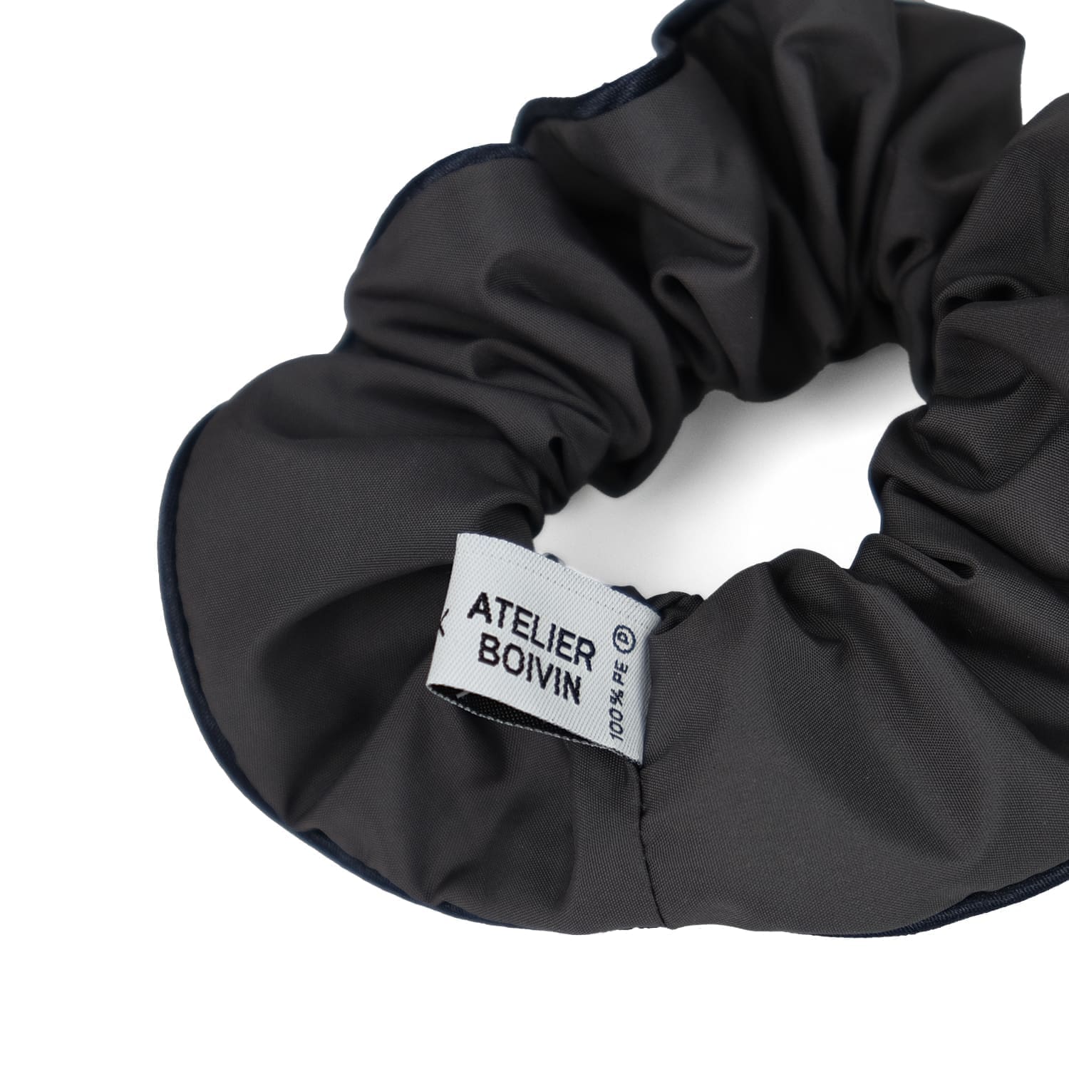 chouchou-upcyclé-anthracite-Le Parapluie de Cherbourg-Atelier Boivin Paris