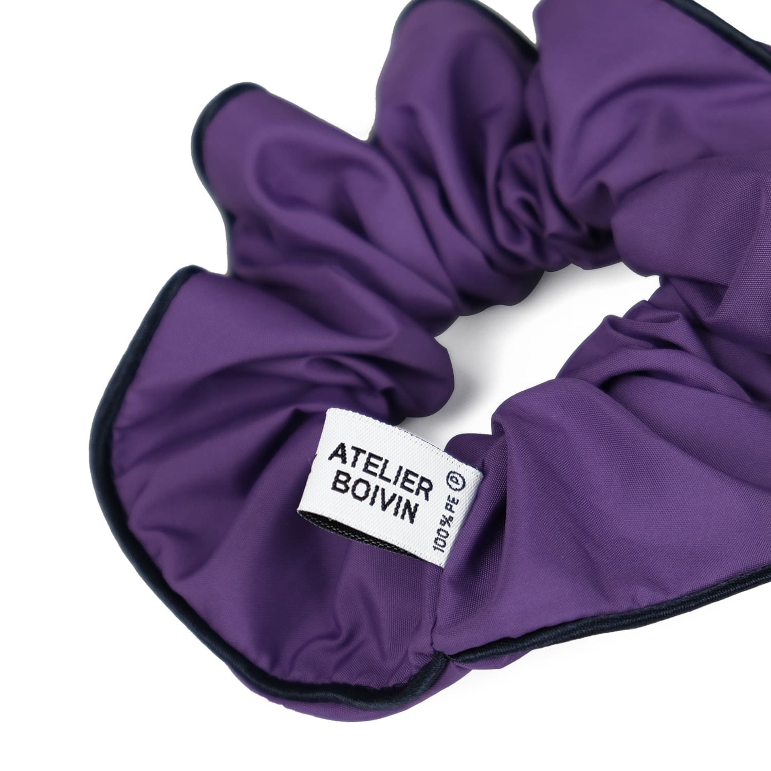 Chouchou upcyclé violet Le Parapluie de Cherbourg en collaboration avec Atelier Boivin Paris
