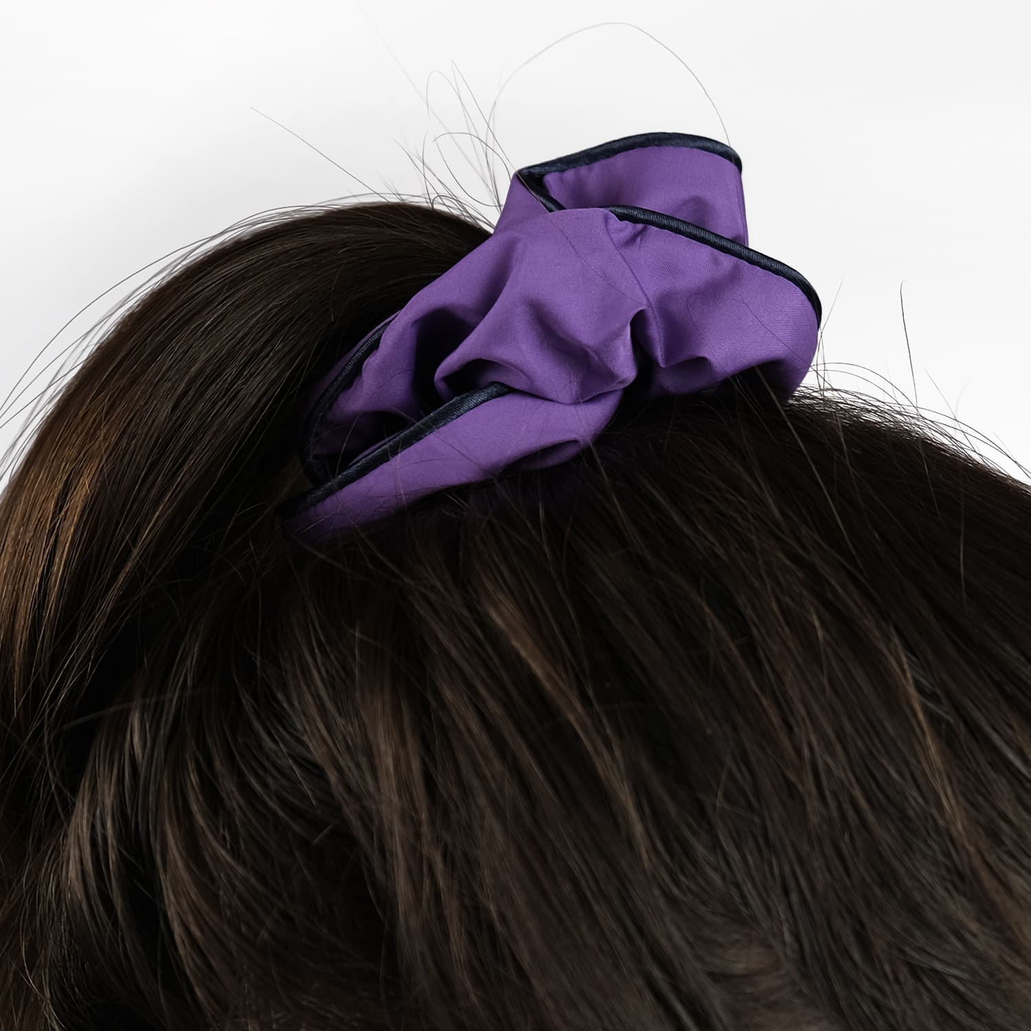 Chouchou upcyclé violet Le Parapluie de Cherbourg en collaboration avec Atelier Boivin Paris