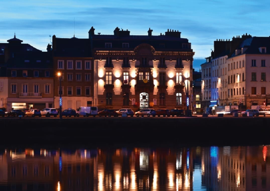 La ville de Cherbourg, la fabrique sur le port